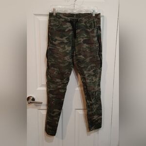 TRUE ROCK Men's Green Camouflage Cargo Pants